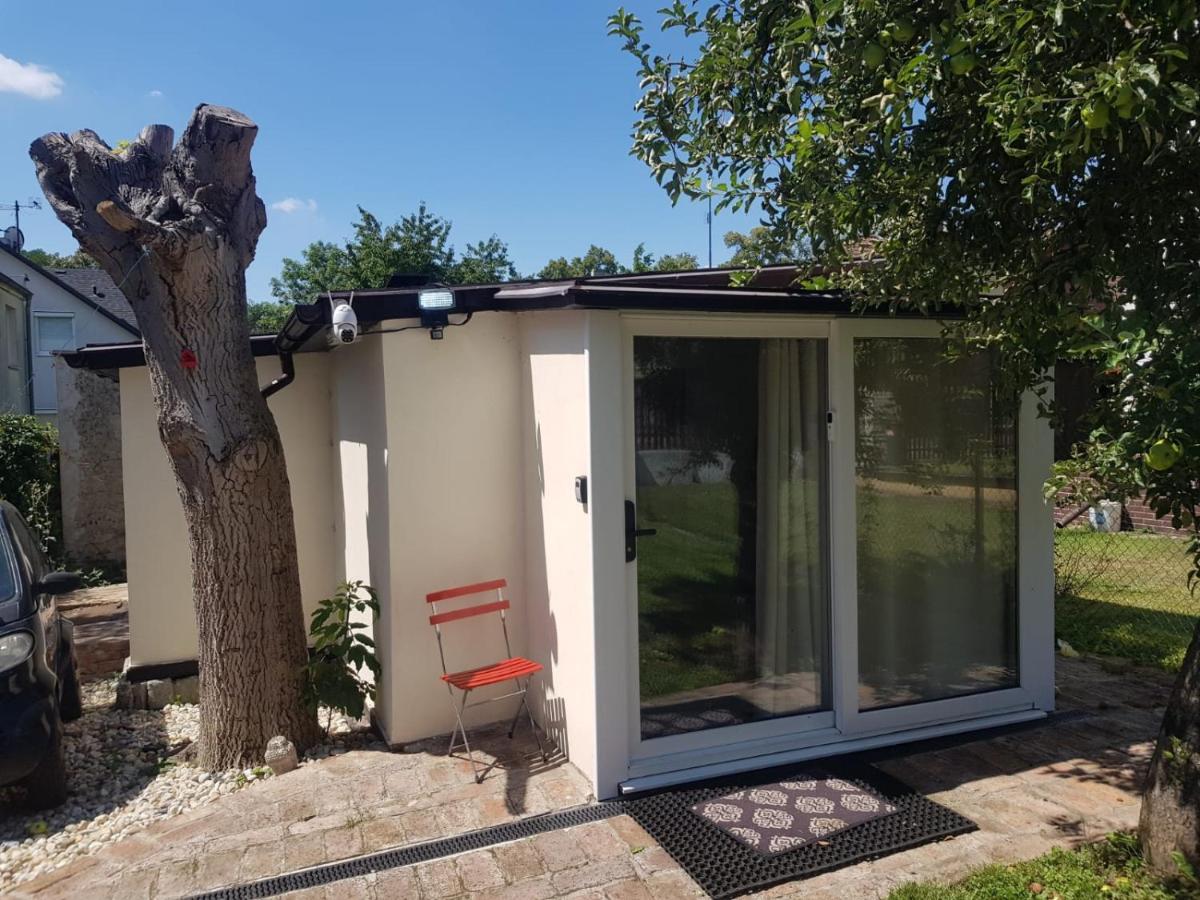 Small House With Parking Tatil Evi Prag